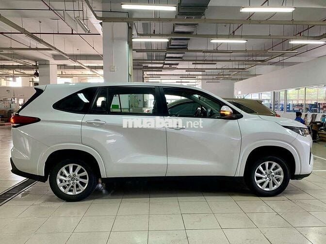 Ra mắt INNOVA CROSS 2026 8 chỗ tặng bảo hiểm PKien