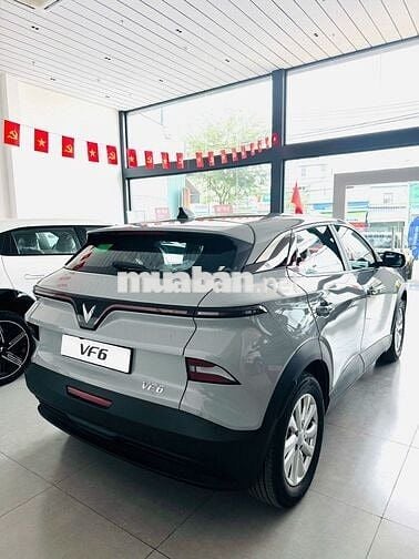 VinFast VF6 Xám - Xe Sẵn - Trả Trước 10% - HTX