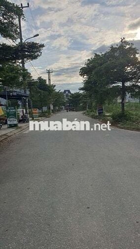 Lô Đất Kẹp Công Viên 20m , Ngay 9 Tòa ECOHOM , Đang Xây Dựng