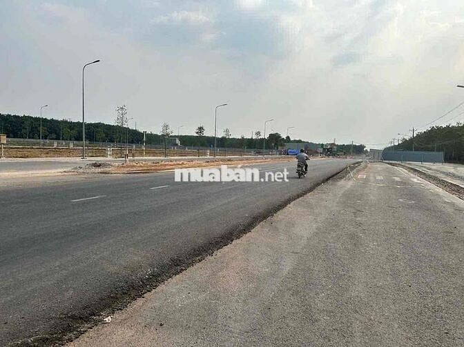 Bán Gấp Lô Đất Nền Đã Có Sổ Hồng Riêng, Mặt Tiền Đường D17 (5x16m)