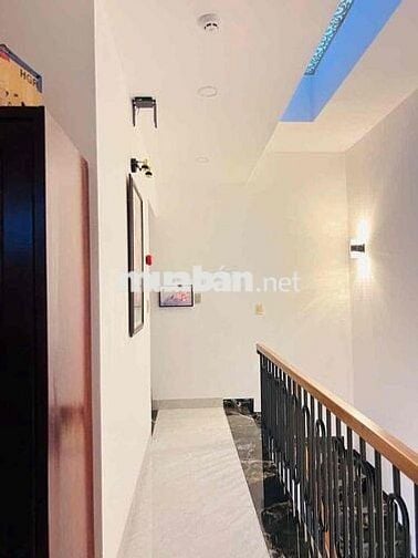 BÁN NHÀ MỚI XÂY NỘI THẤT CAO CẤP CÓ THANG MÁY KĐT VCN PHƯỚC LONG 1