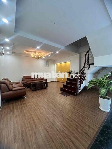 NHÀ PHỐ GIANG VĂN MINH - TRUNG TÂM BA ĐÌNH - NGÕ THÔNG - 10m OTO TRÁNH