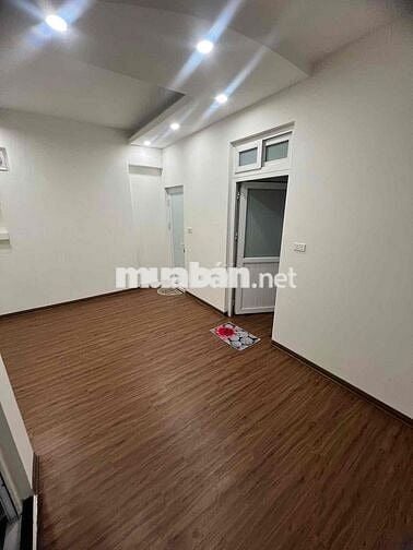 NHÀ PHỐ GIANG VĂN MINH - TRUNG TÂM BA ĐÌNH - NGÕ THÔNG - 10m OTO TRÁNH