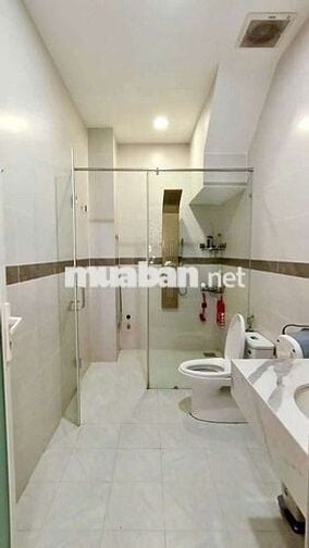 NHÀ ĐẸP XE HƠI VÔ NHÀ, GẦN NGÃ TƯ GA, FULL NỘI THẤT CAO CẤP.