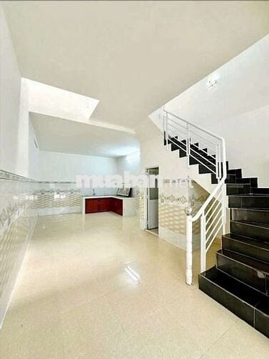 Nhà Hóc Môn 395triệu ngang 4 sâu 14 cách chợ Nhị Xuân 200m đừơng ô tô