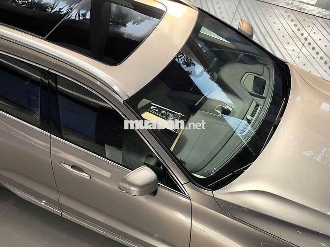 Volvo XC60 Plug-in Hybrid Ultra 2026, giao ngay