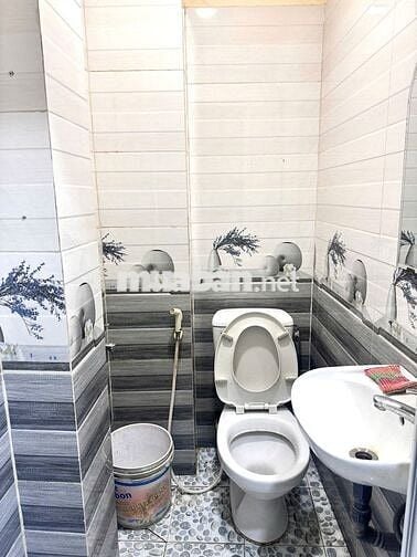 Cho Thuê Nhà Đường Nguyễn Thượng Hiền, Quận 3 ( 3PN, 4WC - KD TỰ DO )