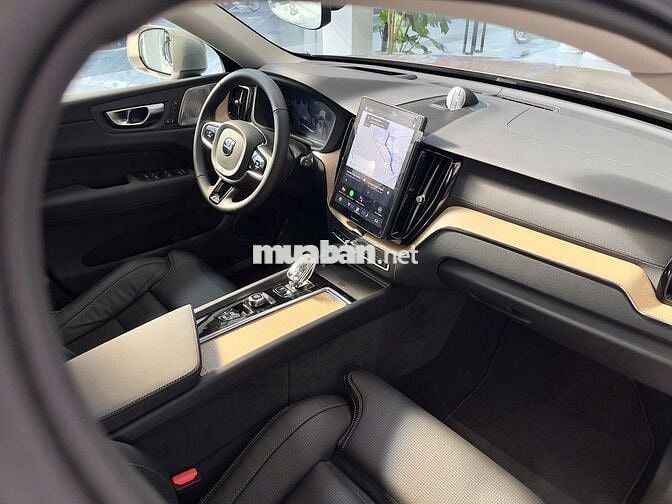 Volvo XC60 Plug-in Hybrid Ultra 2026, giao ngay