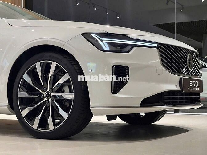 Volvo S90 Plug-in Hybrid 2026 xe giao T12/2025