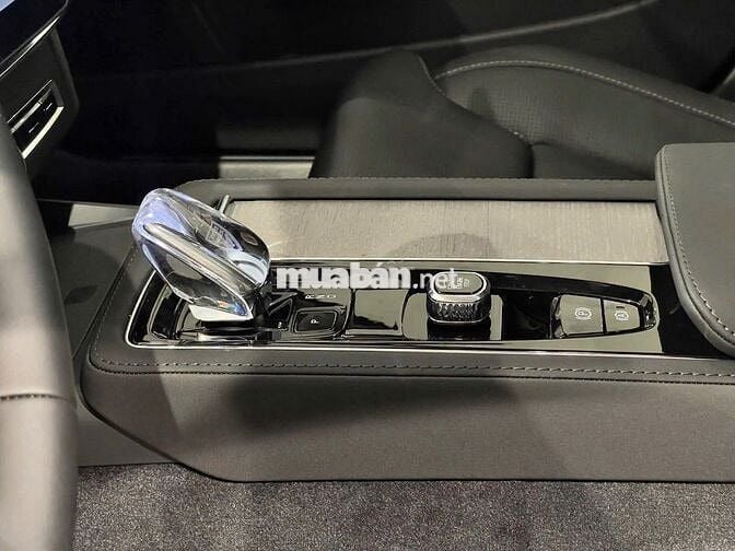 Volvo S90 Plug-in Hybrid 2026 xe giao T12/2025