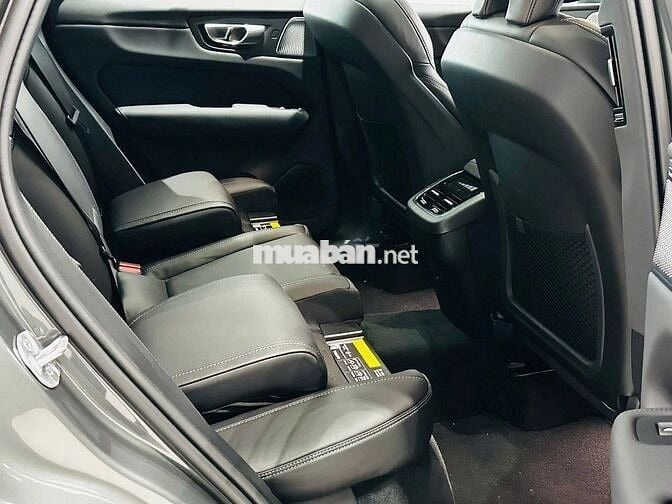 Volvo XC60 Ultra 2026 Forest Lake giảm 200 triệu