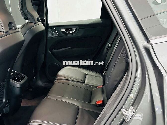 Volvo XC60 Ultra 2026 Forest Lake giảm 200 triệu