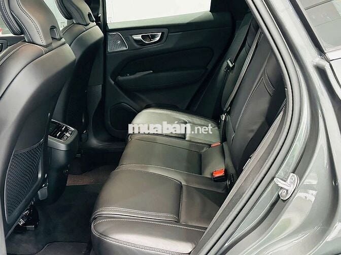 Volvo XC60 Ultra 2026 Forest Lake giảm 200 triệu