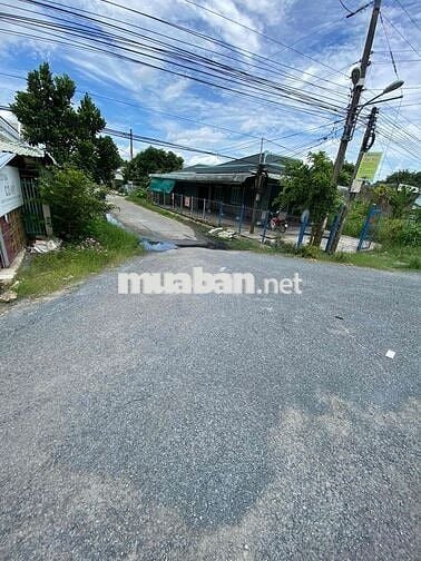 Cho thuê căn góc ngay chợ Song Phú, kinh doanh, buôn bán, ở