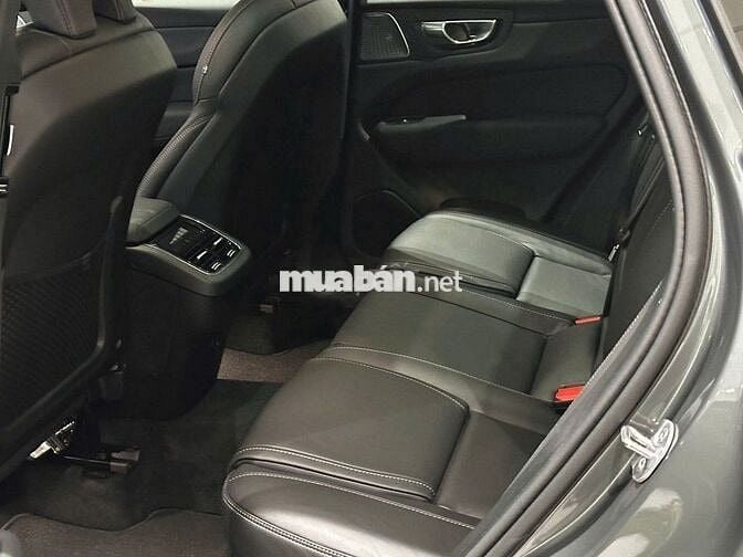 Volvo XC60 Ultra 2026 Forest Lake giảm 200 triệu