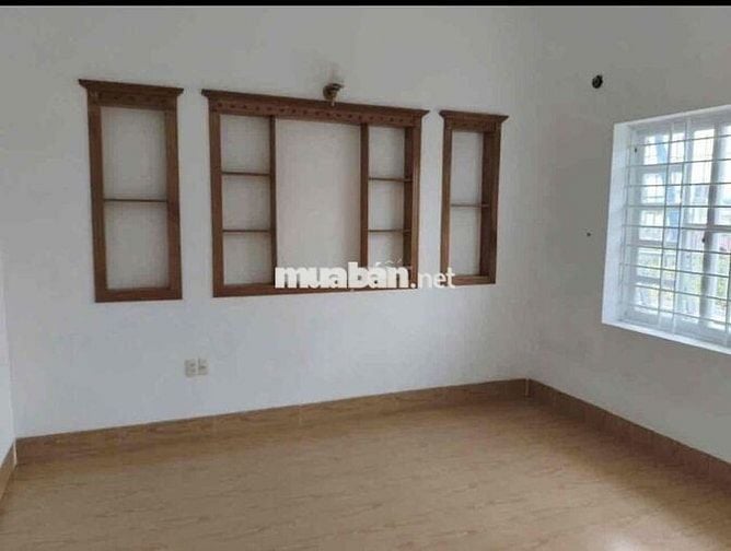 Cho thuê nhà gần giáo xứ Bình An - Sân oto