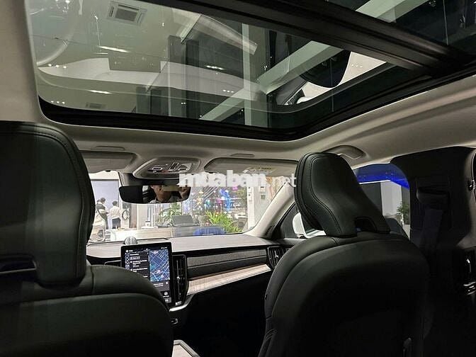 Volvo XC60 Ultra 2026 Forest Lake giảm 200 triệu