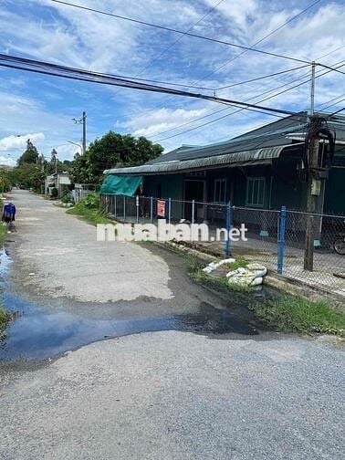 Cho thuê căn góc ngay chợ Song Phú, kinh doanh, buôn bán, ở