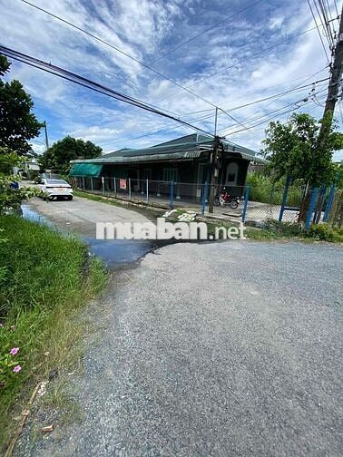 Cho thuê căn góc ngay chợ Song Phú, kinh doanh, buôn bán, ở