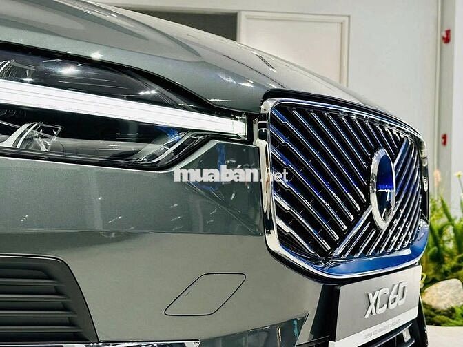 Volvo XC60 Ultra 2026 Forest Lake giảm 200 triệu