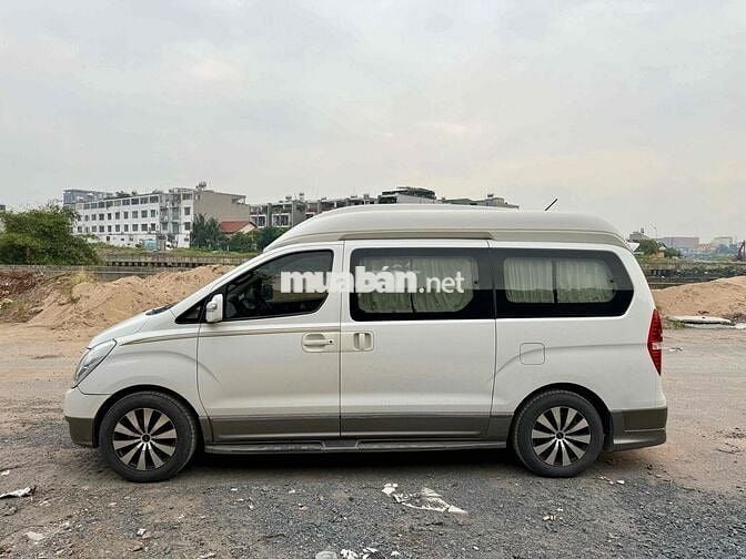 Hyundai Grand Starex 2015 Limousine 2.4 AT