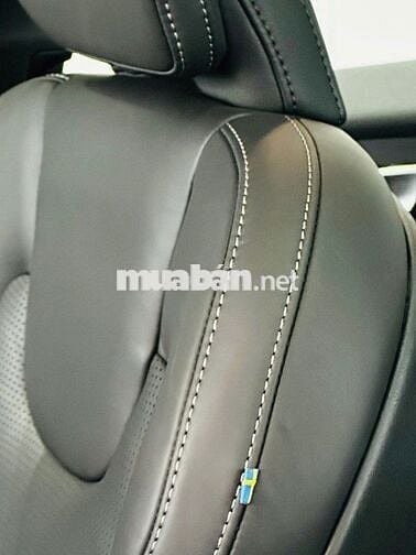 Volvo XC60 Ultra 2026 Forest Lake giảm 200 triệu