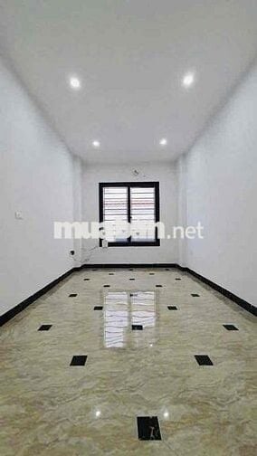 N.h.à xây mới Trung tâm Hoàng Mai, ngõ trước nhà 3m, cách phố 10M