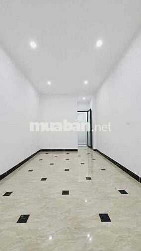 N.h.à xây mới Trung tâm Hoàng Mai, ngõ trước nhà 3m, cách phố 10M