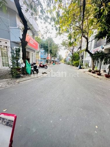 BÁN NHÀ HẺM 10m có CÔNG VIÊN NỘI KHU