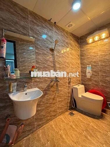 Mặt Ngõ Kinh Doanh – Ô Tô Đỗ Cửa – Nhà Đẹp Gần Hồ Tây – Lạc Long Quân