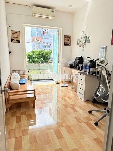 Cho thuê nhà nguyên căn 2 phòng ngủ, 2 nhà vệ sinh. 1 trệt 1 lầu.