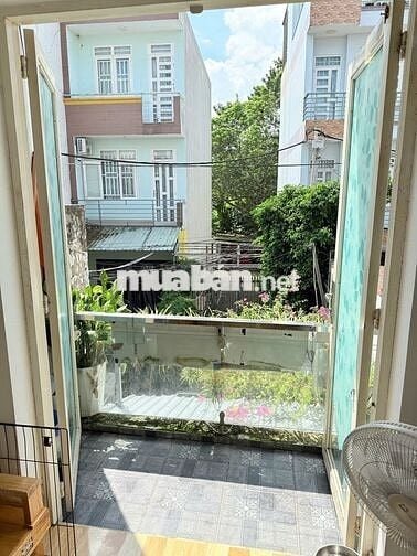 Cho thuê nhà nguyên căn 2 phòng ngủ, 2 nhà vệ sinh. 1 trệt 1 lầu.