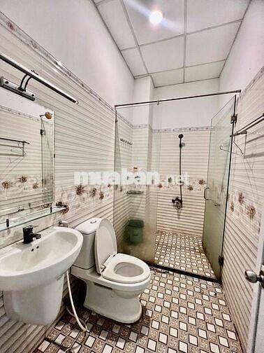 Nhà Rộng Rải DT 120m2 1Trệt 1lầu 3Pn 3Wc Sân Xe Máy Hẻm Xe Tải