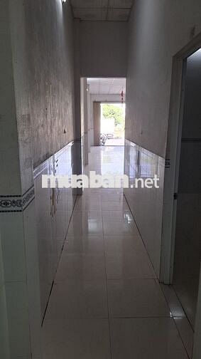 Cho thuê nhà cấp 4 mặt tiền Hoàng Quốc Việt 4x20m