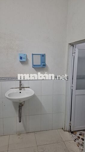 Cho thuê nhà cấp 4 mặt tiền Hoàng Quốc Việt 4x20m