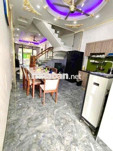 nhà 2 lầu 1 trệt Bình Chuẩn,Thuận An,có nội thất,đường 7m đậu ô tô ok