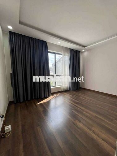 Nhà 3 lầu xe hơi đậu trong nhà có nội thất 5pn 5wc nhà mới vô ở ngay