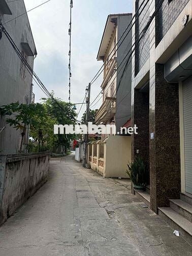 Bán Đất Tặng Nhà 2 Tầng  có thương lương j