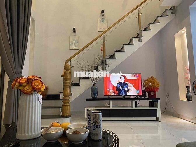 NHÀ 1TRÊT 1GÁC ĐÚC, SỔ R THỔ CƯ 118m2, 3P NGỦ, GẦN QL1A và GX BẮC HOÀ.