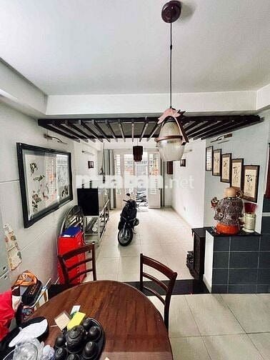 Bán nhà 10m ra mặt tiền Trần Quang Diệu 4 tầng nở hậu 200m2 sử dụng