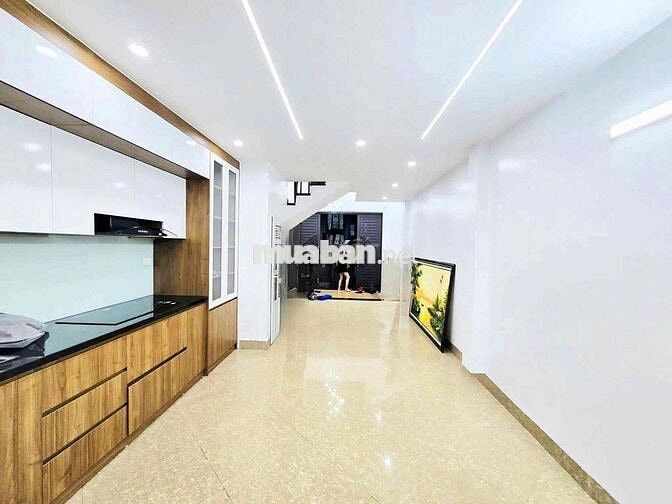 😍 MÊ LY! NGUYỄN CHÍ THANH, ĐỐNG ĐA - 46M2 - SÁT Ô TÔ TRÁNH - VỊ TRÍ