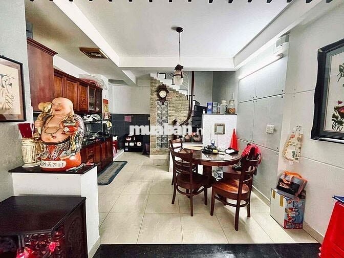 Bán nhà 10m ra mặt tiền Trần Quang Diệu 4 tầng nở hậu 200m2 sử dụng