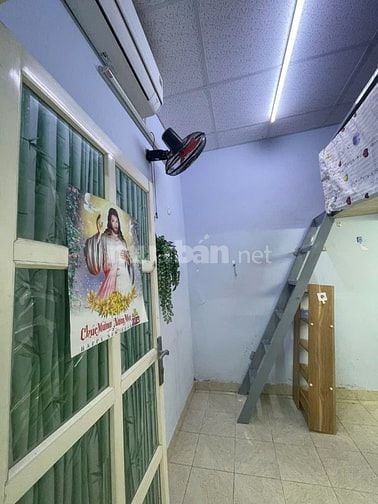 Cho thuê phòng trọ 2tr, có gác, máy lạnh, Nguyễn Văn Đậu, Bình Thạnh