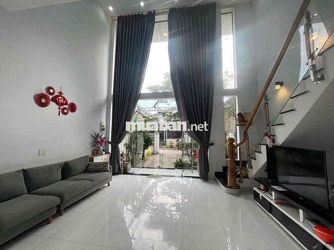 NHÀ 1TRÊT 1GÁC ĐÚC, SỔ R THỔ CƯ 118m2, 3P NGỦ, GẦN QL1A và GX BẮC HOÀ.