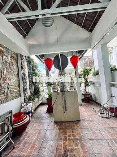 Bán nhà 10m ra mặt tiền Trần Quang Diệu 4 tầng nở hậu 200m2 sử dụng