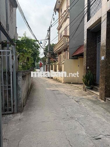 Bán Đất Tặng Nhà 2 Tầng  có thương lương j