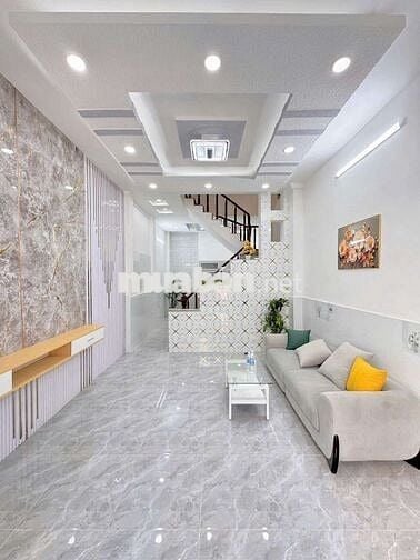 Bán Nhà : Hẻm 413 Lê Văn Quới ,Gần Chợ .