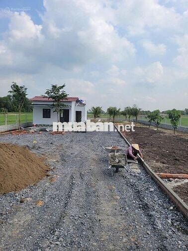 CHỦ CẦN TIỀN BÁN GẤP LÔ ĐẤT XÃ LỢI THUẬN, TÂY NINH 1400M2 GIÁ 1 TỶ