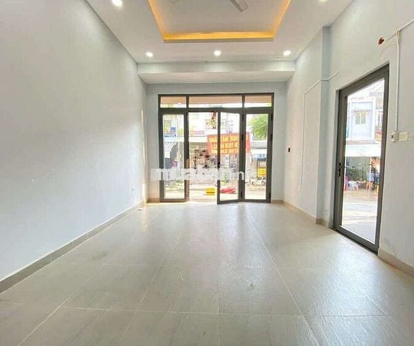 Mặt bằng kinh doanh, trà sữa cafe, sẵn nhà wc, khu dân cư sanimex