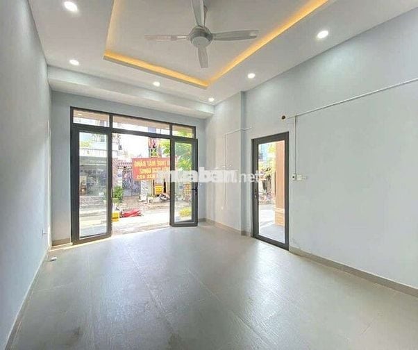 Mặt bằng kinh doanh, trà sữa cafe, sẵn nhà wc, khu dân cư sanimex